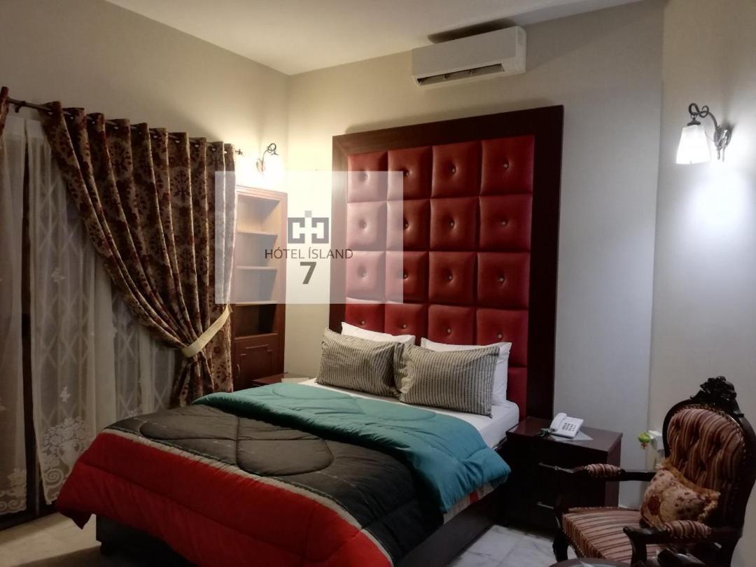 Hotel 7Island Karachi Esterno foto