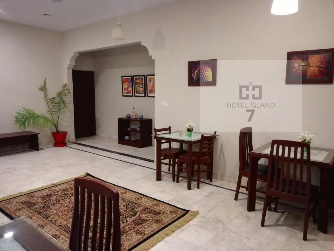 Hotel 7Island Karachi Esterno foto