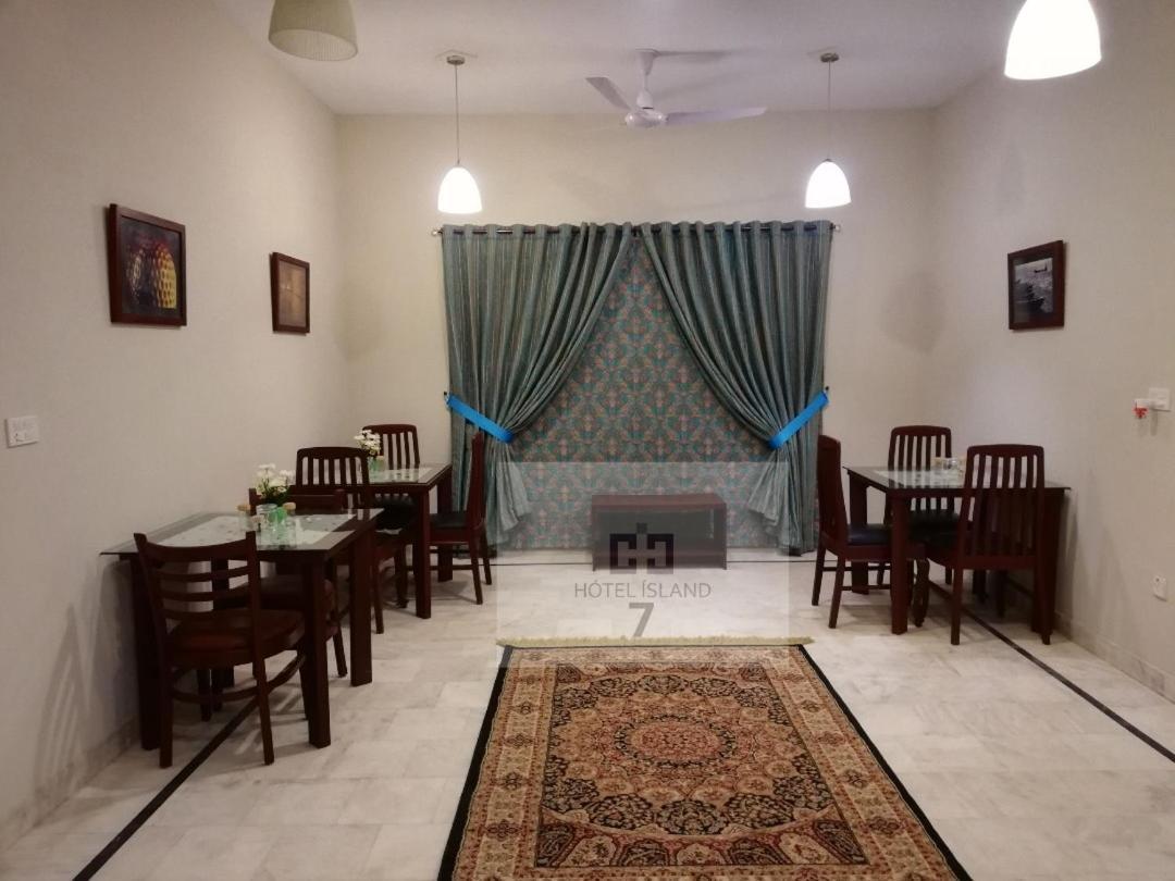 Hotel 7Island Karachi Esterno foto